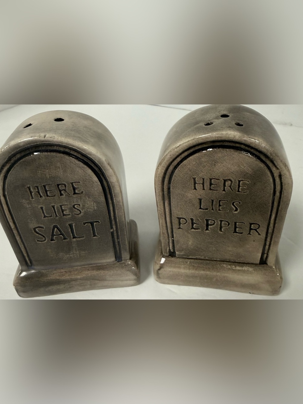 Ceramic Shakers Salt And Pepper Here Lies Tombstone Ktchn New